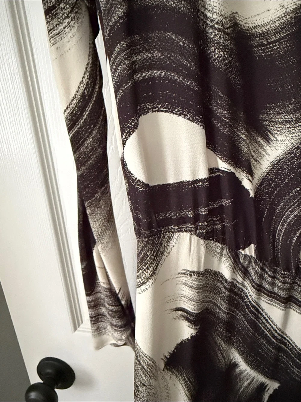Zara Cream Dress with Black Abstract Brushstroke Design - Picture 4 of 7